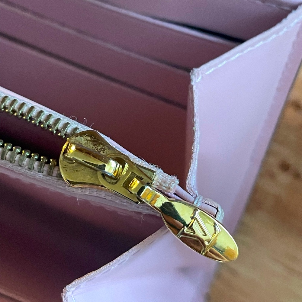 Louis Vuitton Vernis Sarah Monogram Long Wallet - Picture 9 of 9